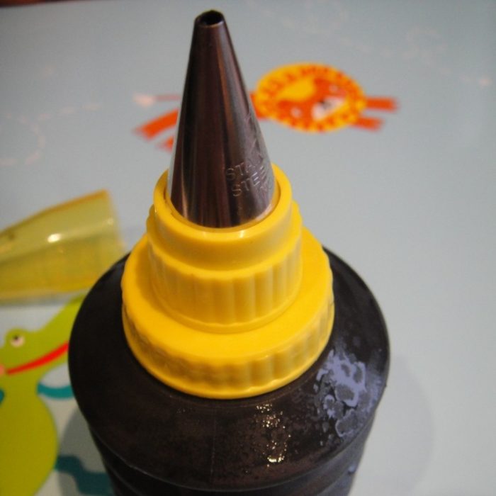 Make Black Royal Icing Using Black Fondant