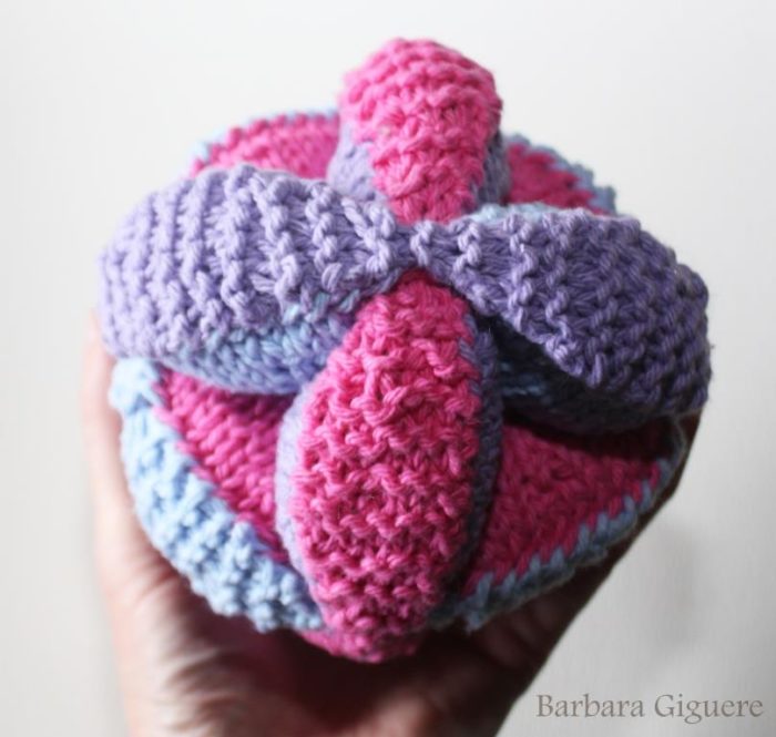 Knit Amish Puzzle Ball