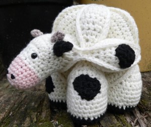Chloe the Crochet Cow Puzzle Amamani