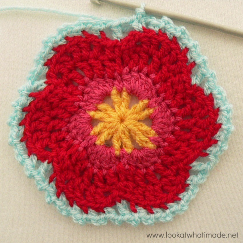 Block 16 Lace Petals {Photo Tutorial}