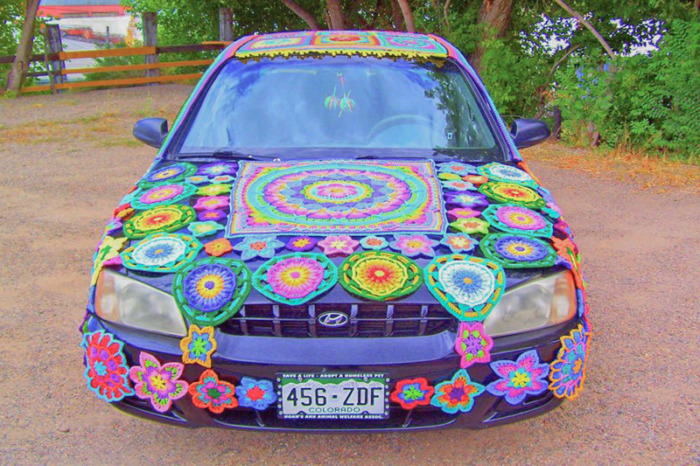 Yarn-bombed Car Noah's Ark Thrift Store