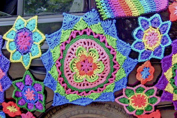 Yarn-bombed Car Noah's Ark Thrift Store