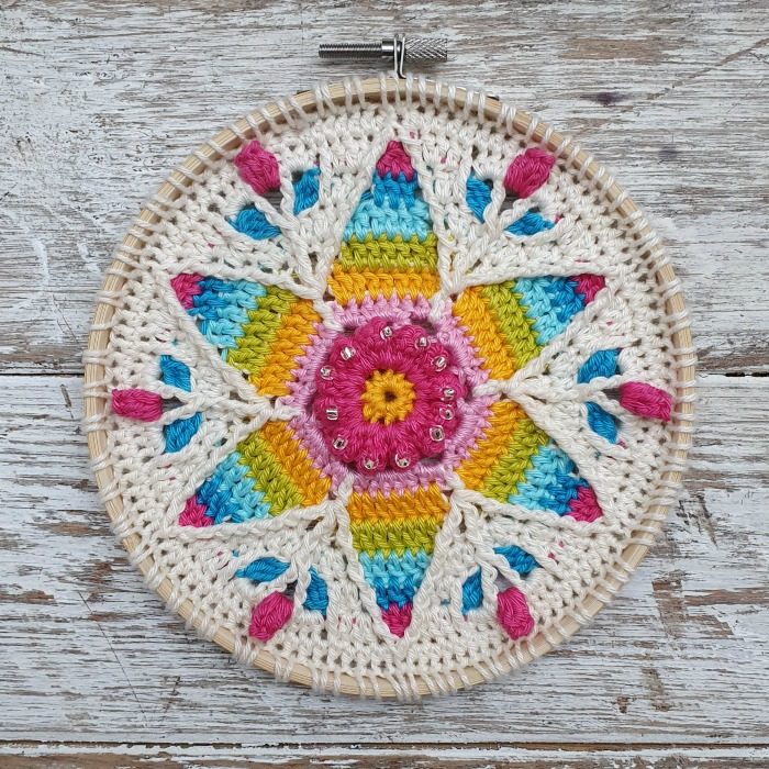 Crochet Mandala: 12 Most Gorgeous Patterns With Easy Instructions: (Crochet Hook A, Crochet Accessories, Crochet Patterns, Crochet Books, Easy Crochet Patterns) [Book]