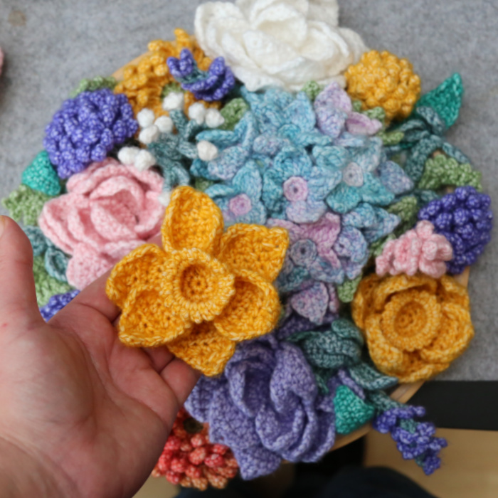 crochet daffodil flower pattern for Lucy Wall Bouquet Series